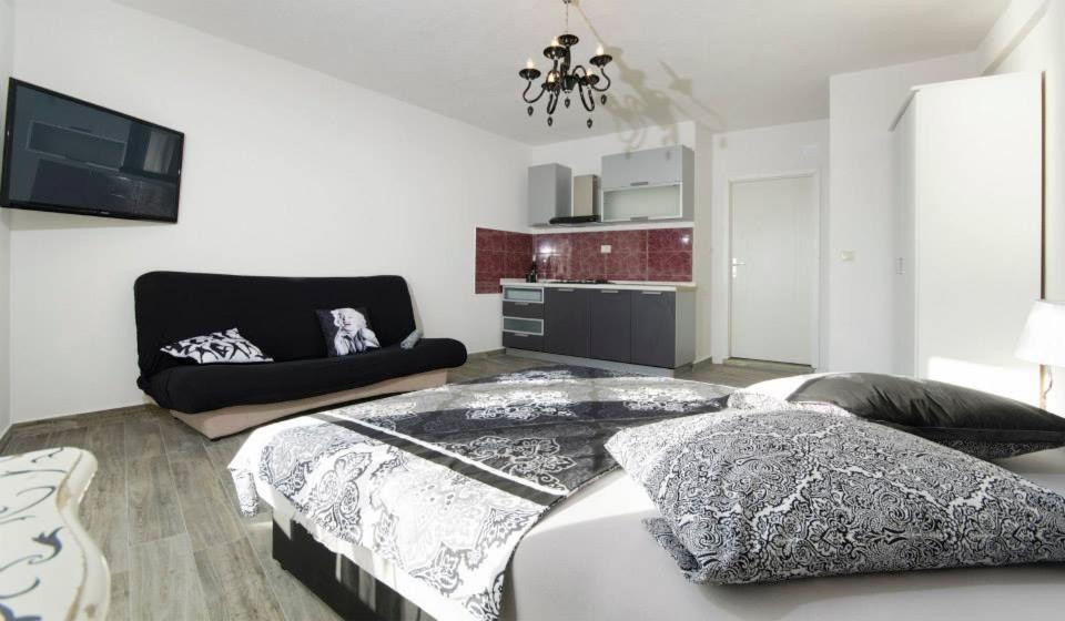 Villa Rozy Drasnice Bagian luar foto